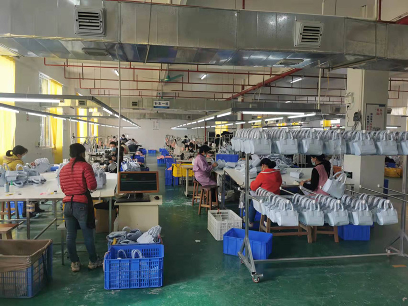 怎么用環(huán)保空調(diào)幫助服裝生產(chǎn)廠房車間去通風降溫？